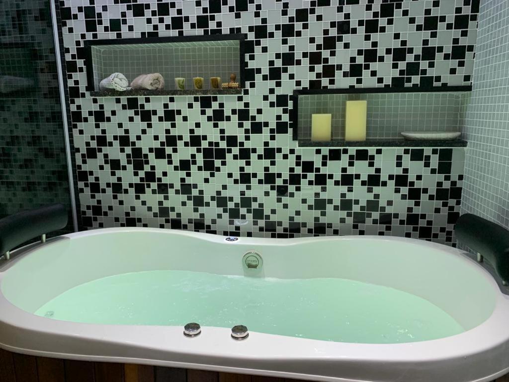Maravilhoso Apartamento 2 Quartos Com Ofuro Porto Da Barra Salvador Summer Barra Flat Екстериор снимка